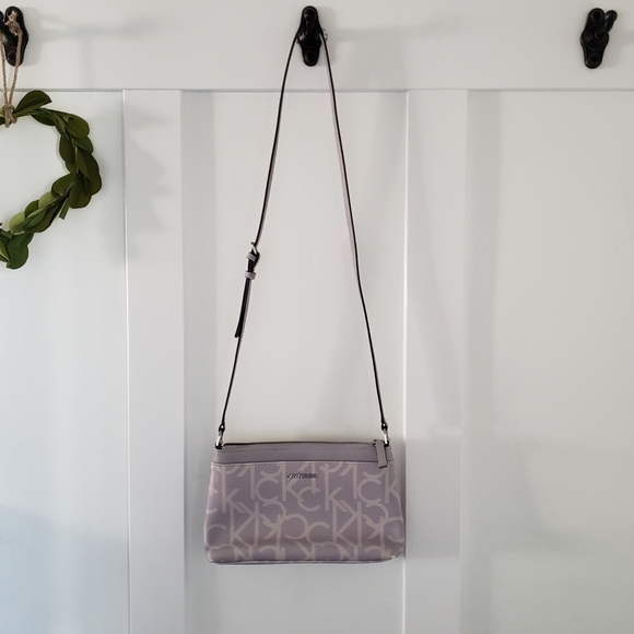 Calvin klein lavendar crossbody purse